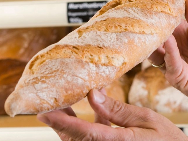 Stokbroodje wit klein&nbsp;half afgebakken